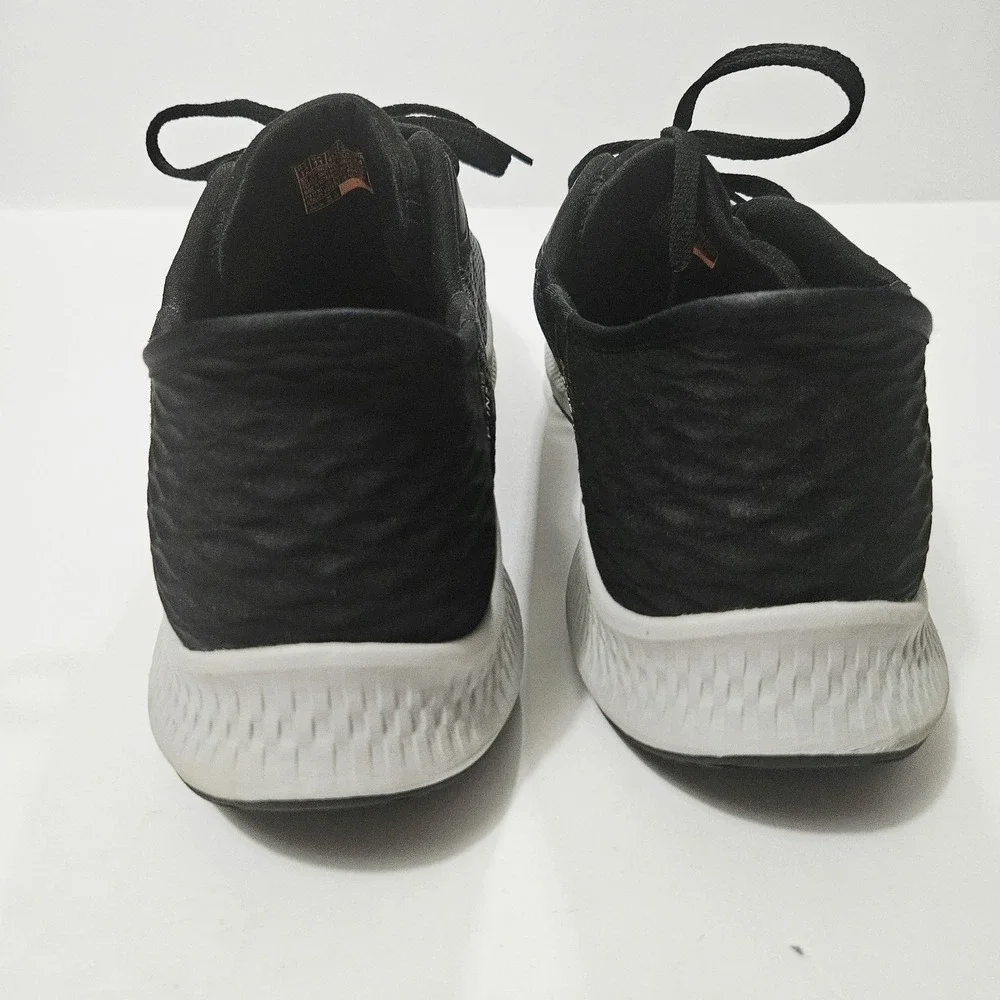 Skechers men hands